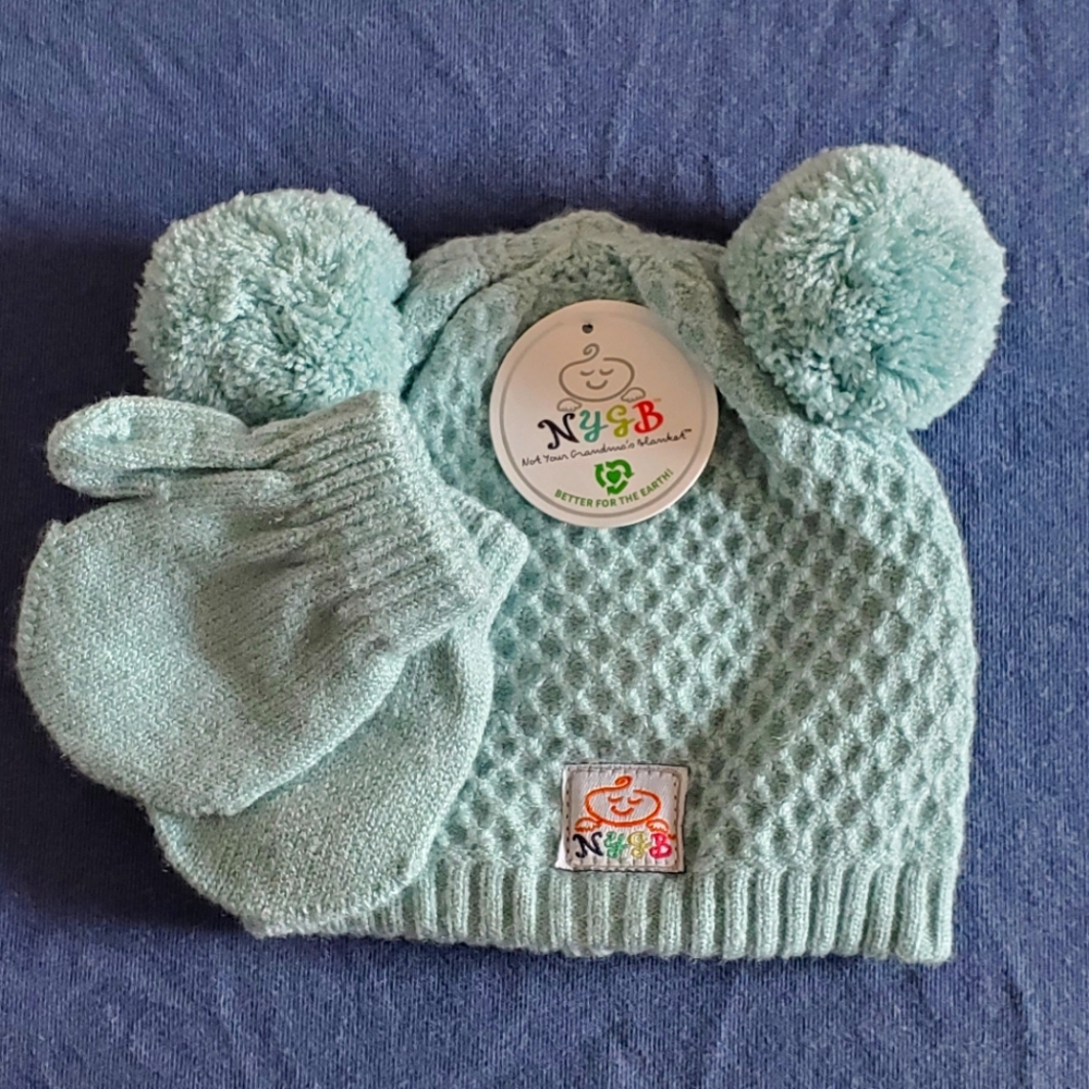 Newborn Hat and Mitten Set